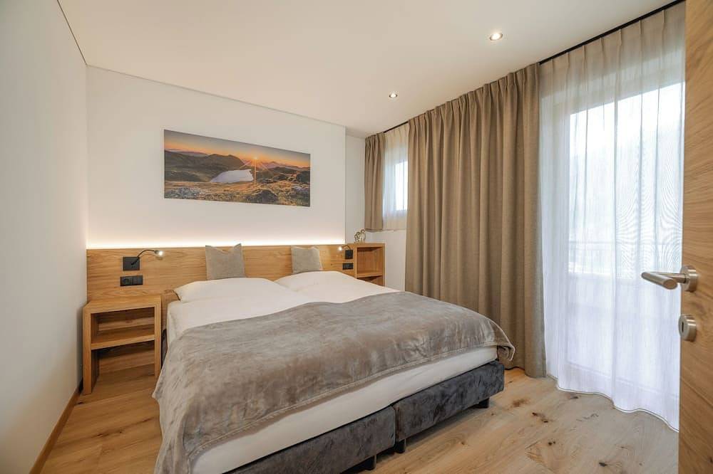 Ganze Wohnung, Ortsried-Hof, Apartment Panorama - Dachterrasse mit Whirlpool und Sauna in Tarsch, Latsch