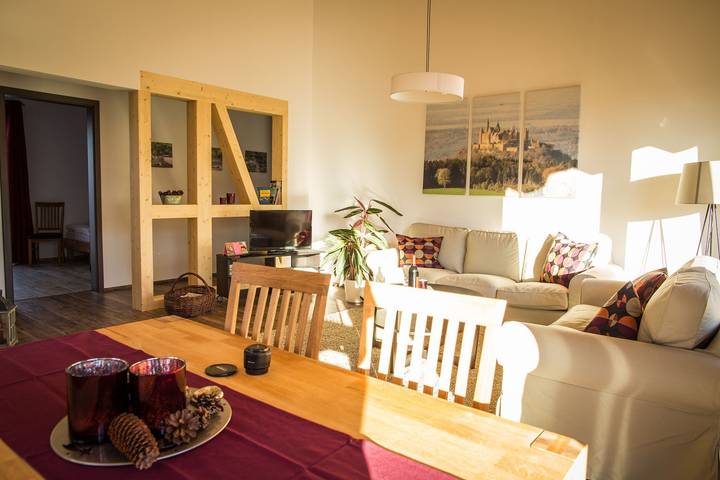 Entire apartment, Apartment 'Ferienwohnung Lindenhof' with Shared Garden, Balcony and Wi-Fi in Dormettingen, Neckar-Alb