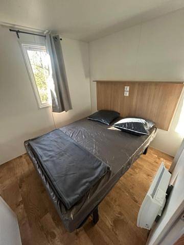 Parc de vacances pour 6 personnes, avec piscine et terrasse à Saints-Geosmes - 3