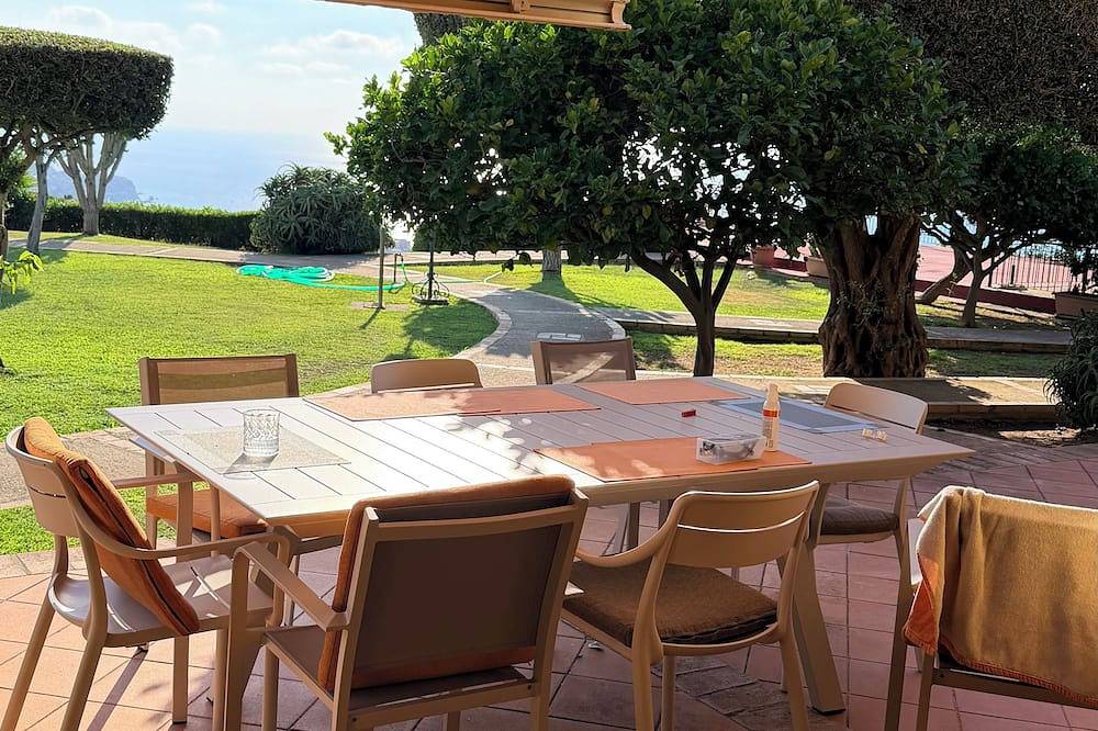 Apartamento entero, Accommodations in Tropea with a view of the Aeolian Islands and Stromboli! in Parghelia, Provincia de Vibo Valentia
