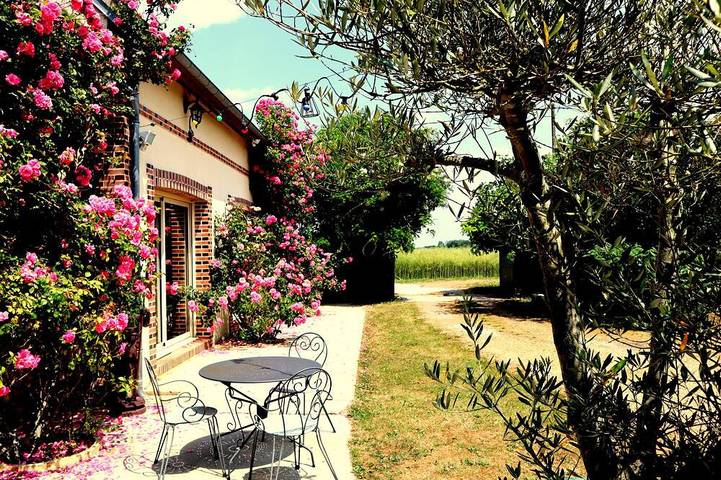 Location de vacances pour 35 personnes, avec piscine à Rueil-la-Gadelière - 2