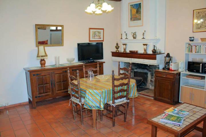 Location de vacances pour 3 personnes, avec jardin et bassin pour enfant à Allemagne-en-Provence - 4