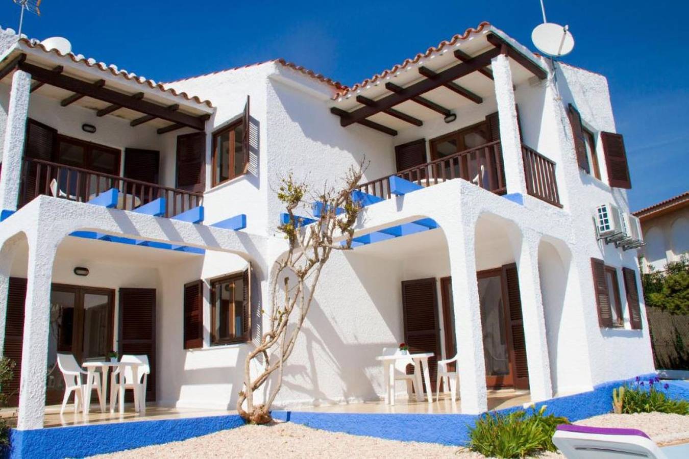 Entire apartment, Apto. Blue Beach Calan Turqueta by Escape Home in Cala Blanes, Ciutadella