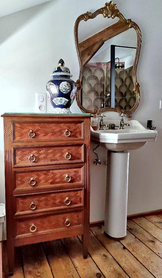 Appartement de vacances entier, Double Room with Private Bathroom in Remiremont, Région d'Épinal