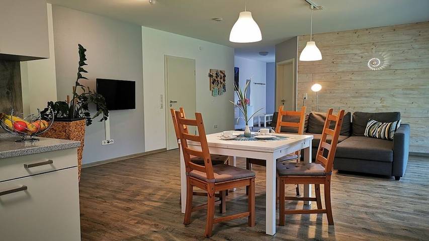 Ferienhaus für 4 Personen, mit Terrasse und Garten sowie Pool - 1