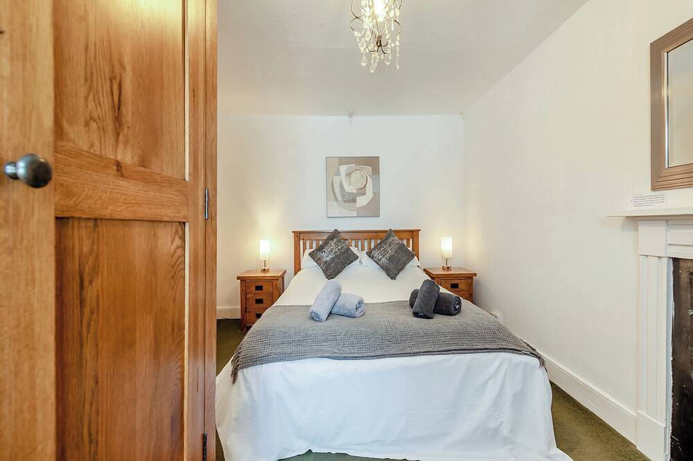 4 bedroom accommodation in Aberaeron in Aberaeron, Cardigan Bay