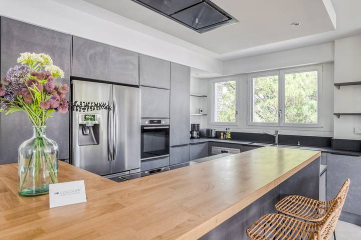 Location de vacances pour 12 personnes, avec terrasse et jardin dans Pereire - 4