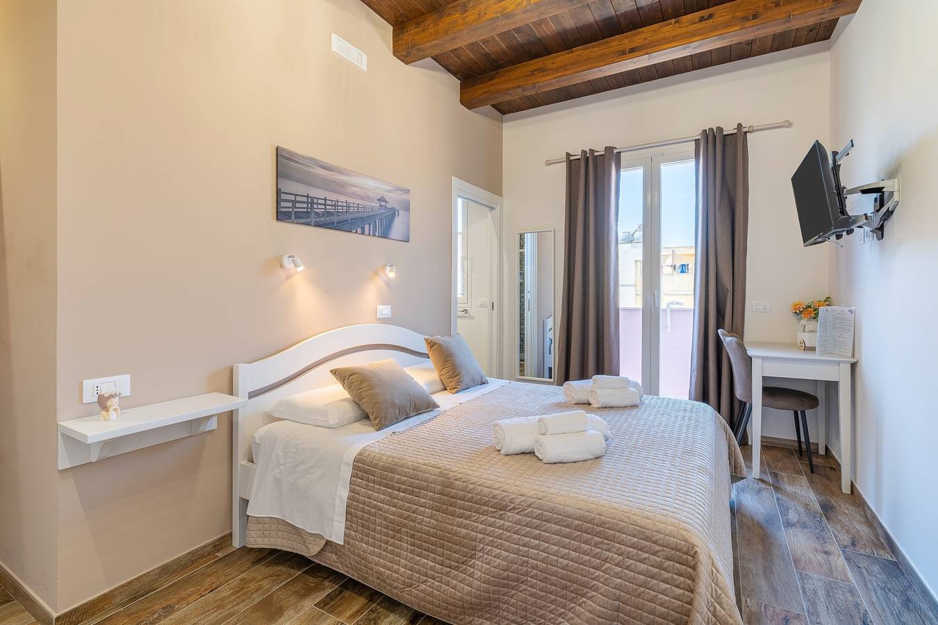 Habitación 'Beb Della Stazione - Beige' con terraza compartida, Wi-Fi y aire acondicionado in Pachino, Provincia de Siracusa
