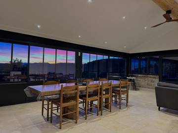 Gîte pour 12 personnes, avec terrasse et piscine ainsi que jacuzzi et jardin, animaux acceptés à Sanilhac