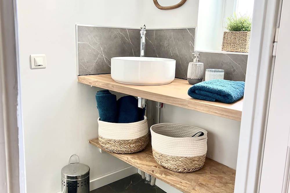 Appartement entier, Le Rabelais, duplex typique à Chinon, à 500m du château, calme parking gratuit in Chinon, Vallée de la Loire