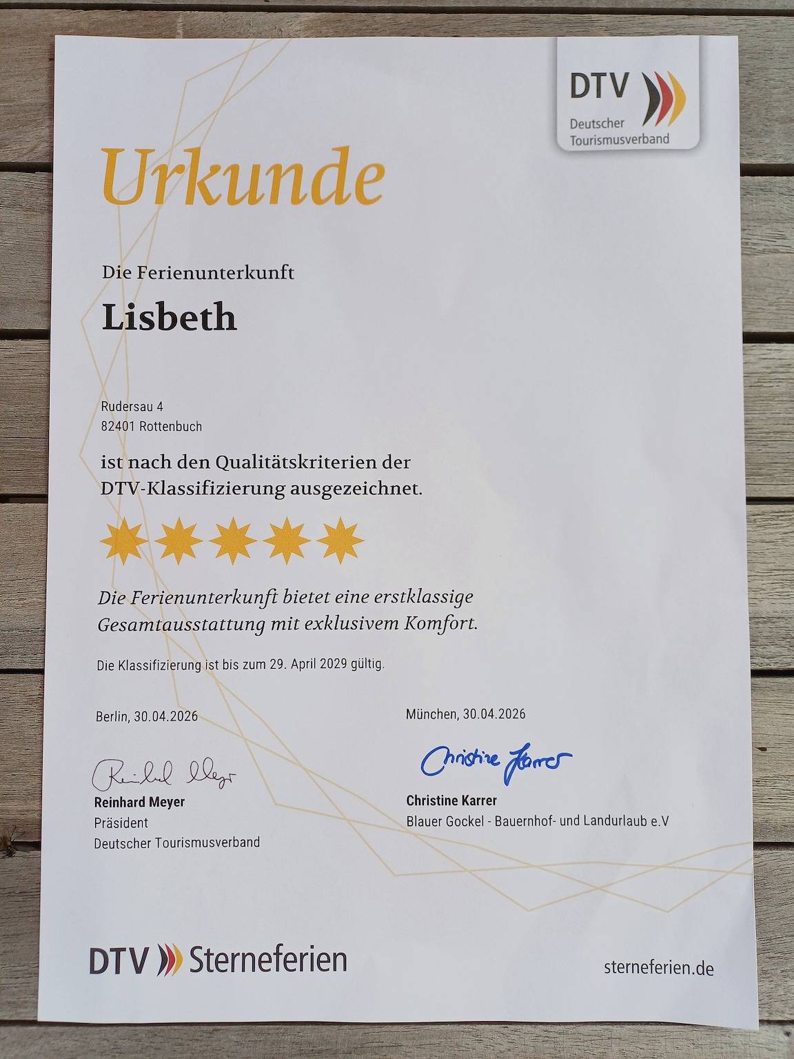 Ganze Wohnung, Ferienwohnung 'Lisbeth' mit Gemeinschaftsgarten, Balkon und Wlan in Rottenbuch, Romantische Straße