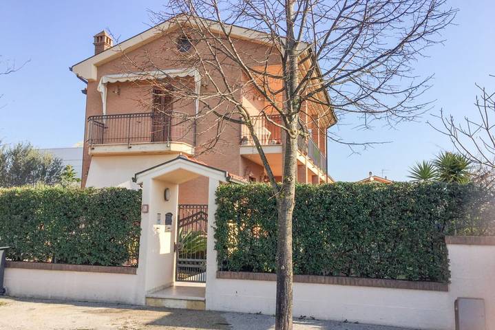Gîte pour 11 personnes, avec jardin à Pineto - 3