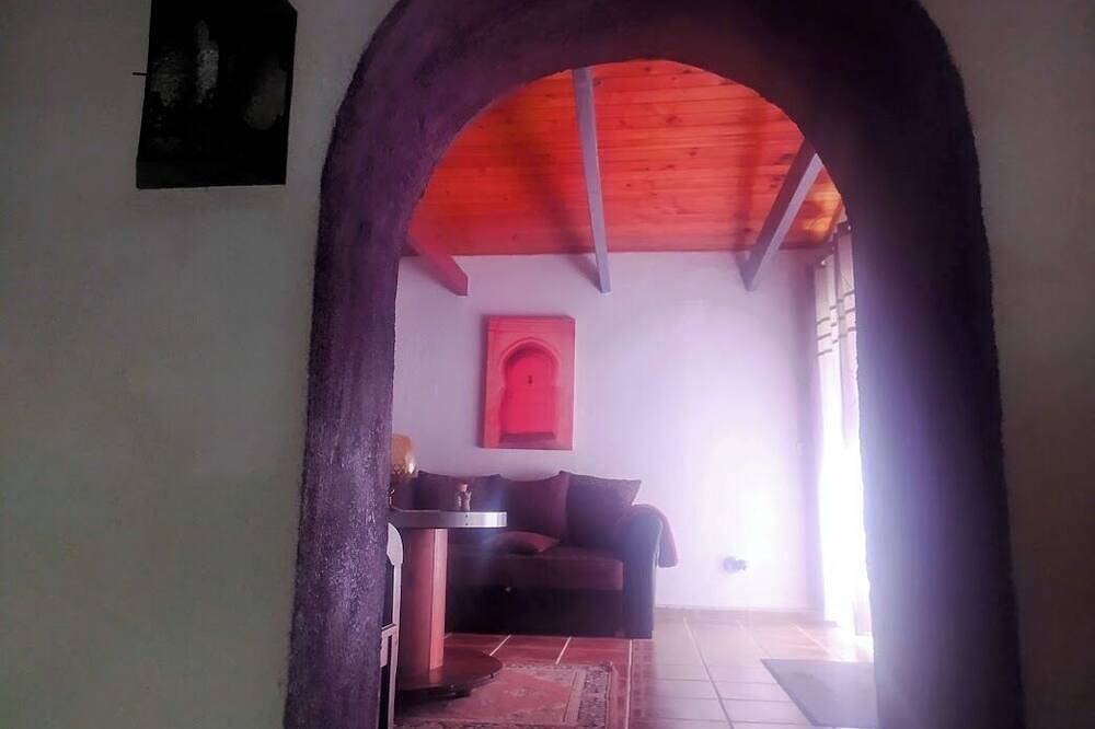 Gîte de charme avec piscine dans cadre préservé et arboré in Dions, Région de Nîmes
