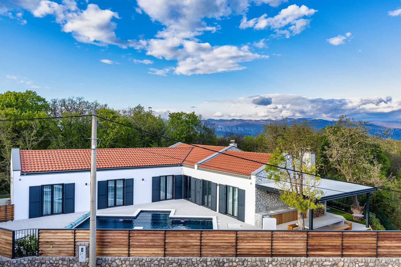 Villa Primus mit beheiztem Pool & Jacuzzi in Gostinjac, Krk