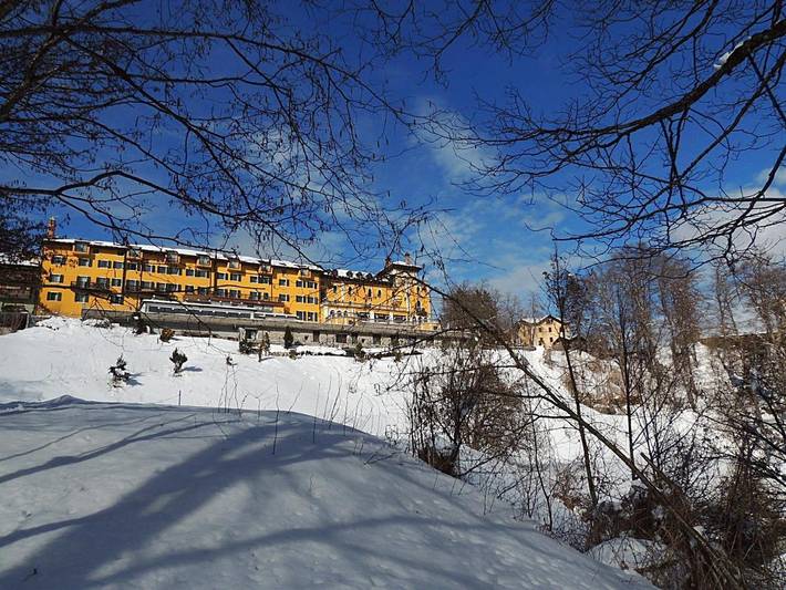 Hotel für 4 Personen, mit Terrasse und Whirlpool sowie Garten und Pool