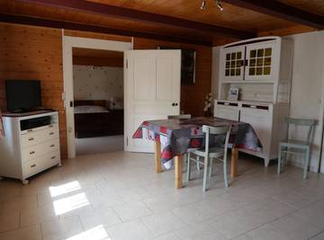 Gîte pour 5 personnes, avec terrasse et jardin dans le Doubs