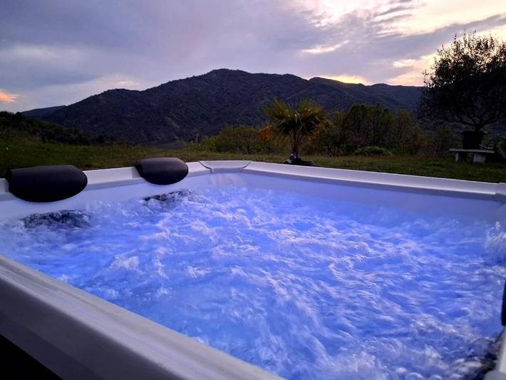 Maison de vacances pour 9 personnes, avec Balcon et Jacuzzi ainsi que Terrasse et Jardin