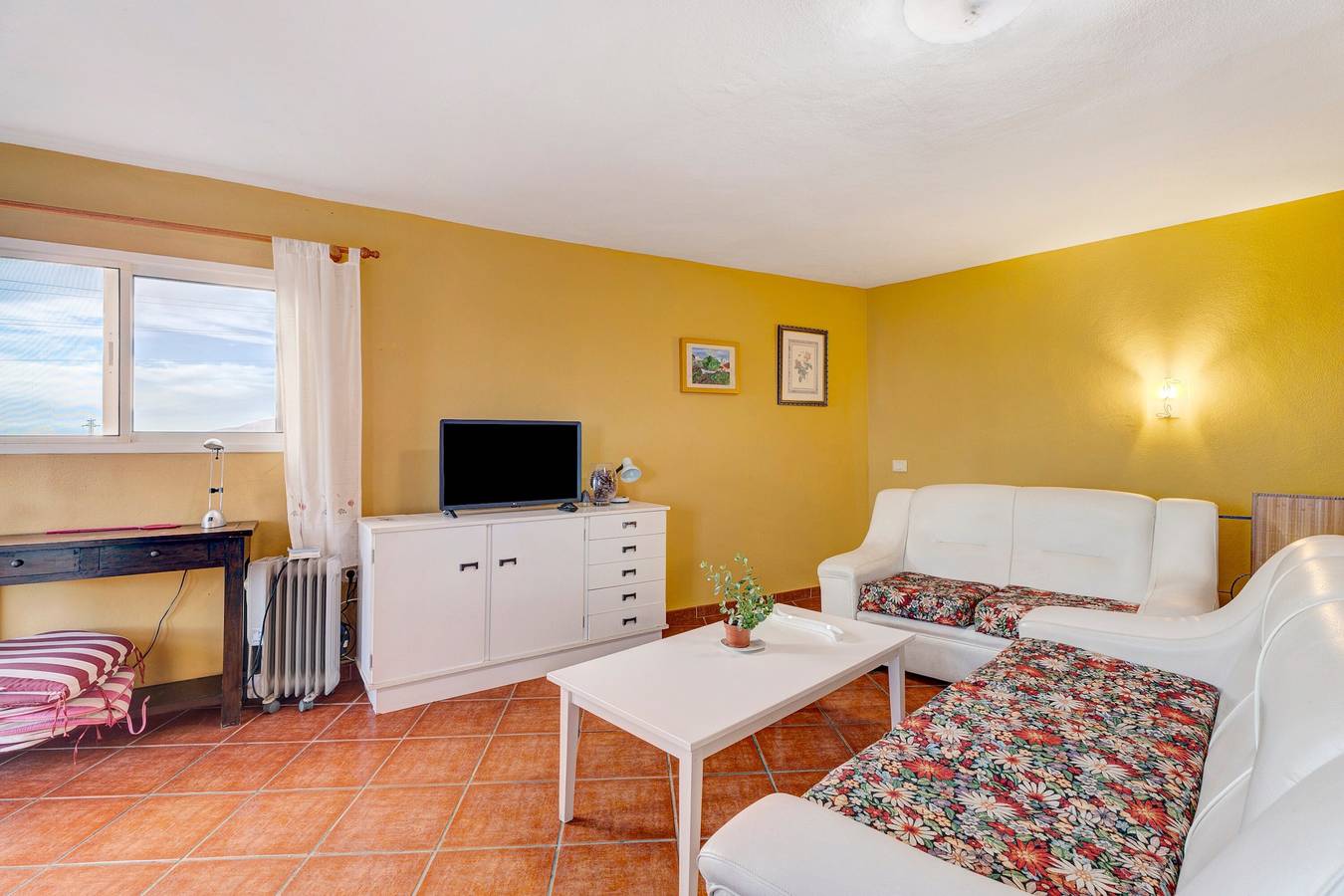 'Biofinca Las Dulces Casa Almita' con vistas al mar, terraza privada y Wi-Fi in Guía de Isora, Tenerife Sur