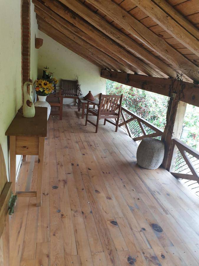 Chambre d’hôte pour 6 personnes, avec vue ainsi que jardin et piscine, adapté aux familles