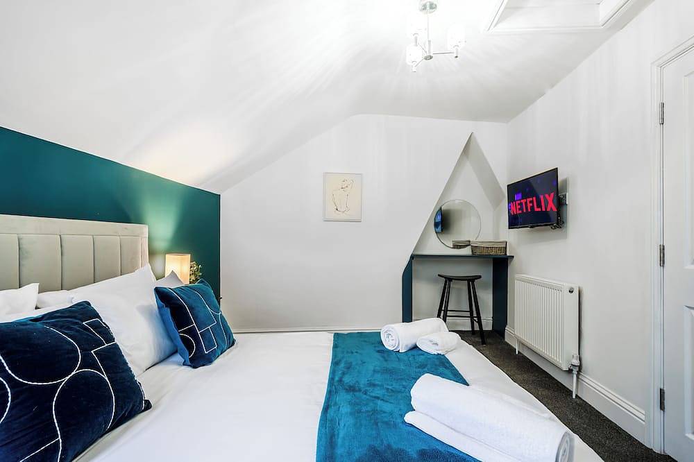 Stunning House - Sleeps 7 - Buxton - pet friendly in Buxton, Derbyshire