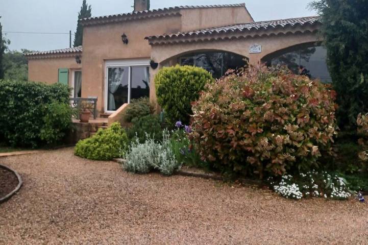 Chambre d’hôte pour 2 personnes, avec Jacuzzi ainsi que Jardin et Piscine à Flayosc