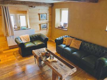 Gîte pour 6 personnes, avec piscine et sauna ainsi que jacuzzi et balcon dans Louveigné