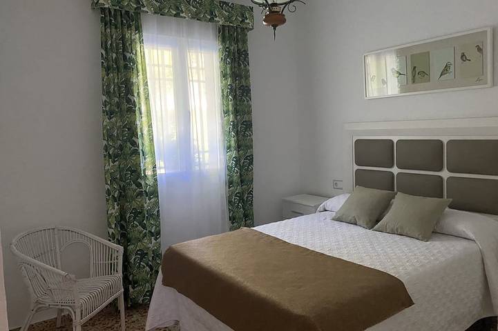 Villa with Garden and Fireplace overlooking the Colgada de Ruidera Lagoon in Ossa de Montiel, Lagunas de Ruidera Naturpark