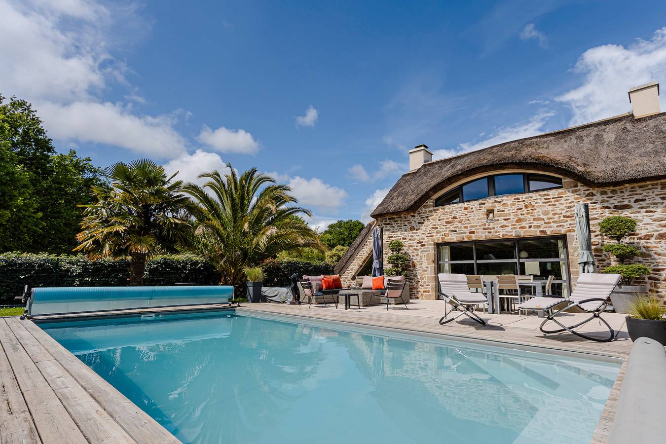 Casa de vacaciones 'Histoire D'eau - Chaumière' con piscina privada, terraza privada y Wi-Fi in Baden, Côte des Mégalithes