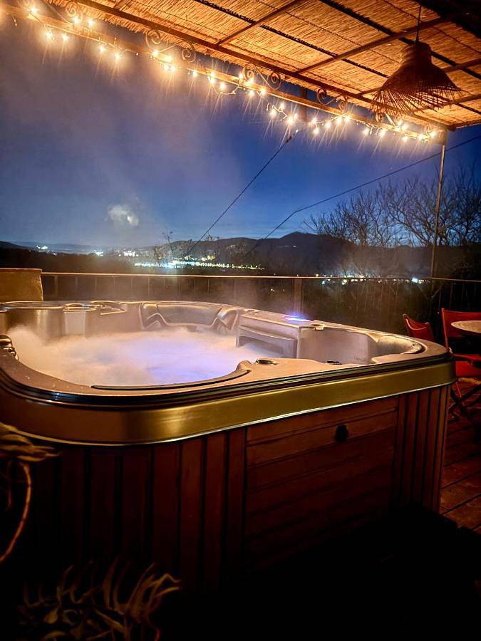 Maison de vacances pour 4 personnes, avec Jacuzzi et Terrasse ainsi que Jardin et Vue