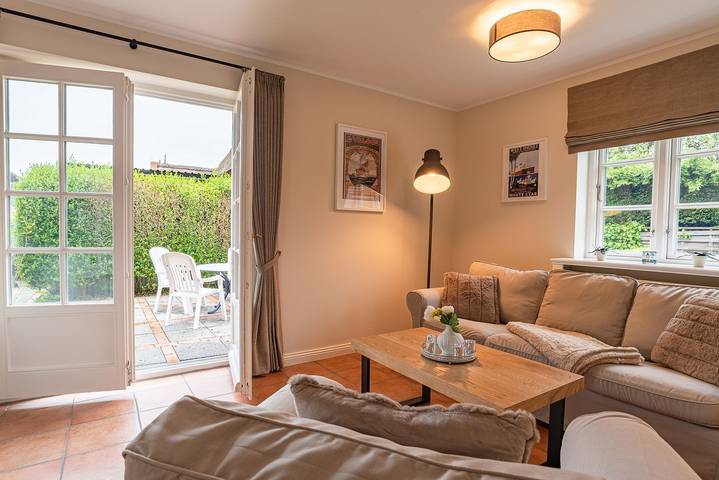 Ganze Wohnung, "Entspanne im Strandflieder Alkersum: Dein Ferienparadies auf Föhr!" in Alkersum, Föhr