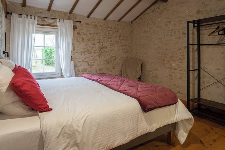 Gîte pour 5 personnes, avec piscine ainsi que jardin et terrasse à Cezais - 2