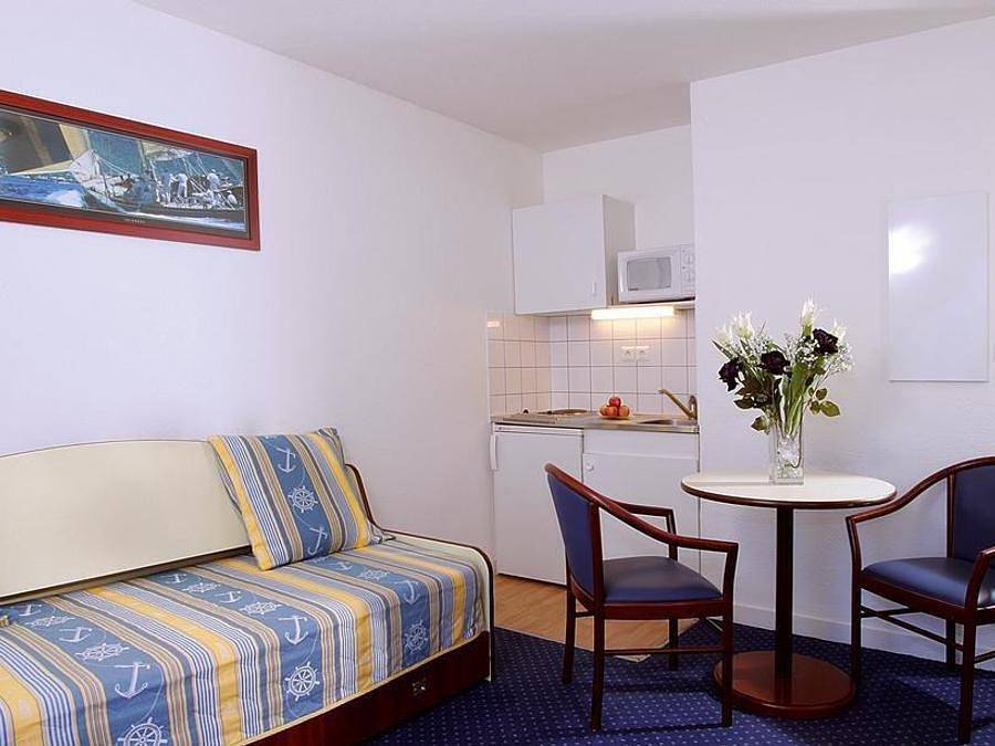 Appart'Hôtel Brest - Studio 2 personnes - Double in Brest, Région de Brest
