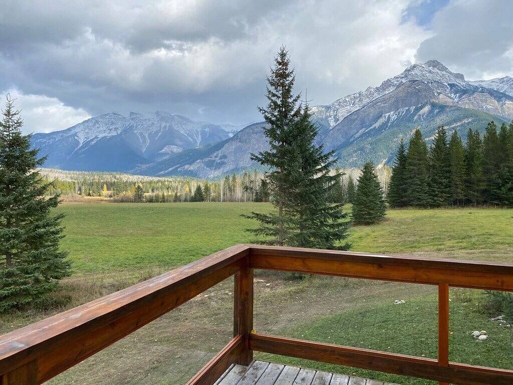 Post and Beam Country home on 40 Acres of land in the Blaeberry Valley, Golden. in Kicking Horse
