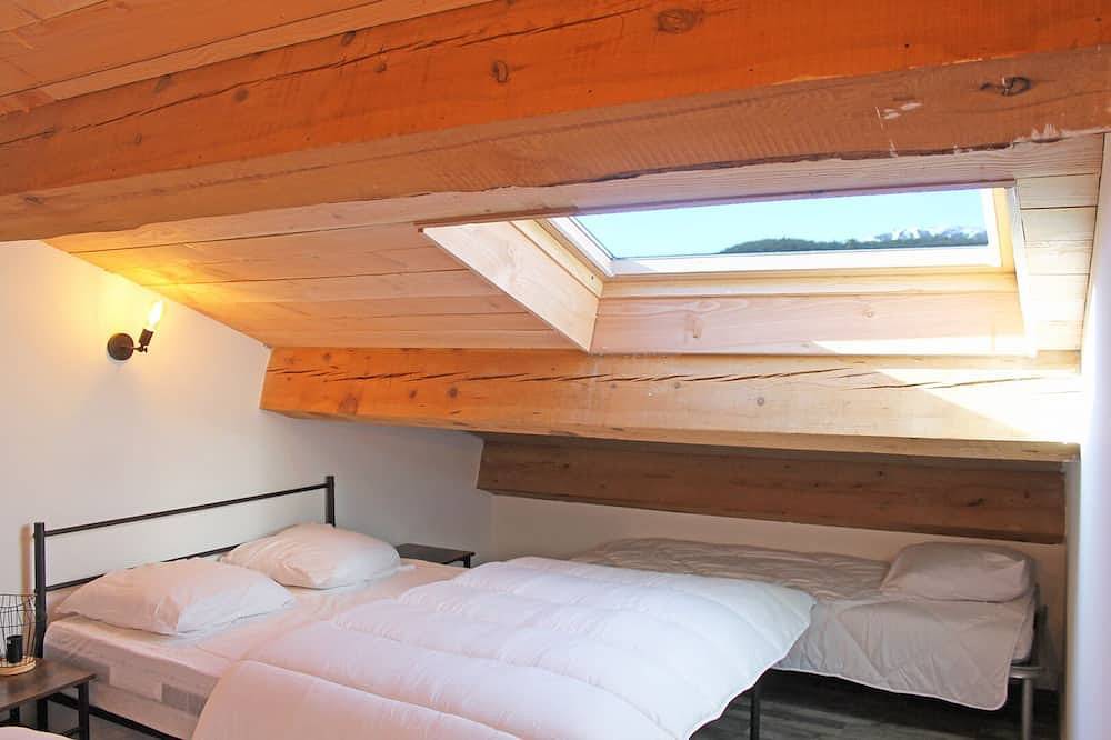 Entire apartment, Apartment L'Isard in Formiguères, Parc naturel régional des Pyrénées catalanes