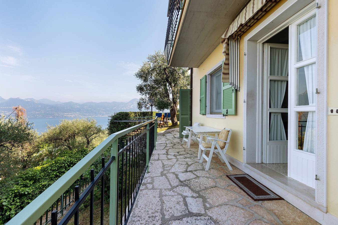Ganze Wohnung, Ferienwohnung 'El Casal' mit Seeblick, Gemeinschaftspool und Wlan in Torri del Benaco, Gardasee-Berge