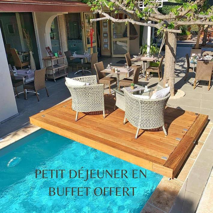 Hôtel pour 3 personnes, avec jardin et jacuzzi ainsi que sauna et piscine