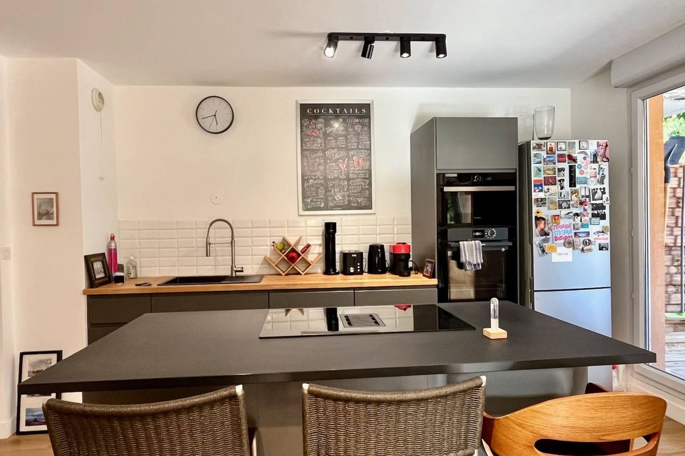 Appartement entier, Un appartement moderne, une terrasse et un jardin in Aix-en-Provence, Côte méditerranéenne (France)