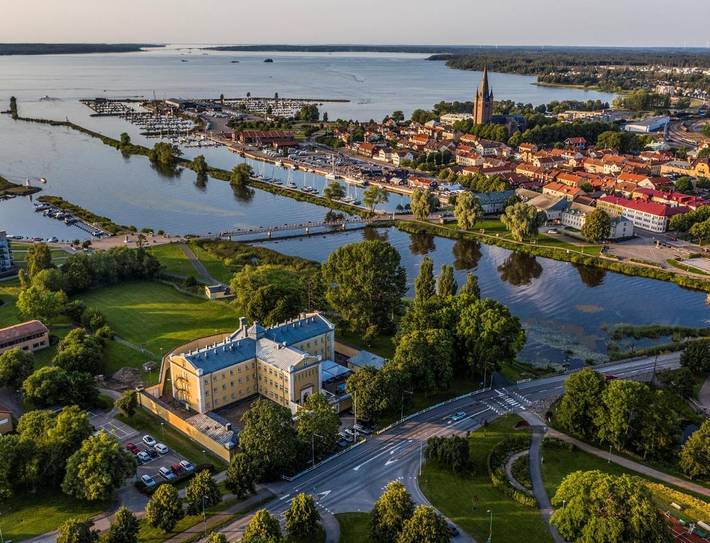 Hotel, mit Terrasse und Garten sowie Ausblick in Mariestad