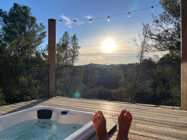 Location de vacances pour 4 personnes, avec piscine ainsi que jardin et jacuzzi à Aramon - 2