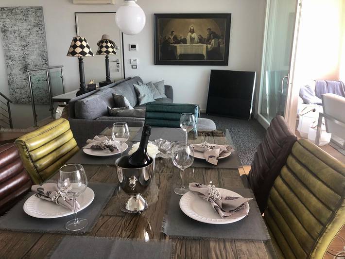 Casa vacanze 'Aurora Elegant Lake View' con vista lago, piscina condominiale e Wi-Fi in Maderno, Toscolano-Maderno