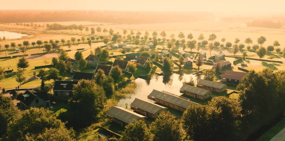 Ferienpark für 16 Personen, mit Garten und Seeblick am Ijsselmeer - 2