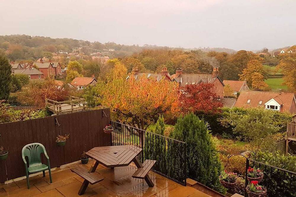 Entire apartment, Newly converted fresh, airy hideaway near Whitby in Whitby, North York Moors National Park