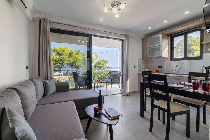 Villa with Sea View, Shared Garden & Wi-Fi in Lefkada City, Greece