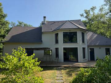 Gîte pour 15 personnes, avec jardin, animaux acceptés à Donnery