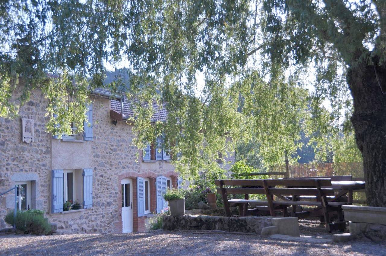 La Ferme aux abeilles in Ambierle, Roanne en omgeving