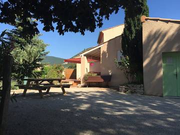 Cottage pour 9 personnes, avec piscine ainsi que jardin et terrasse à Cruas