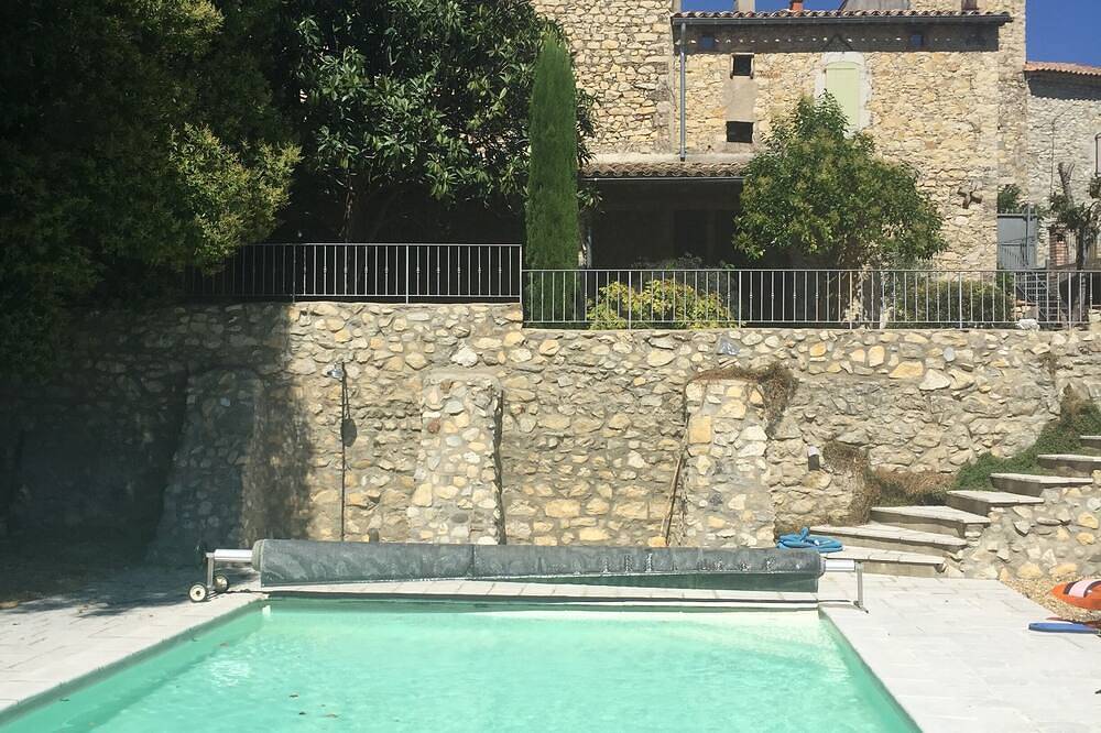 Charming stone Mas in the Cevennes, with  fabulous private pool and terrace in Tornac, Parc national des Cévennes