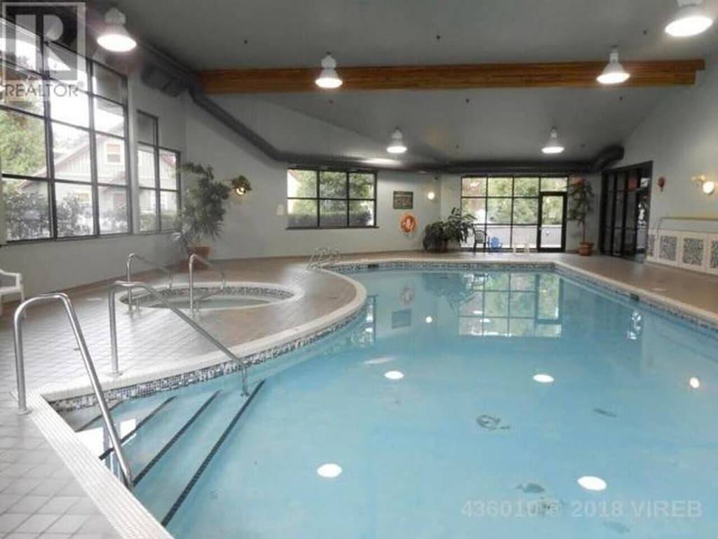 Pool & Hot-tub right across the lane! in Parksville, Regional District of Nanaimo