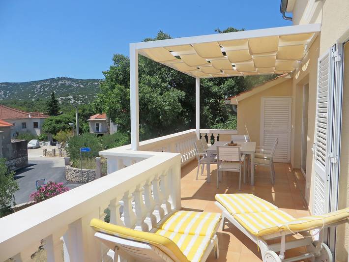 Gîte pour 5 personnes, avec terrasse et jardin à Tribunj
