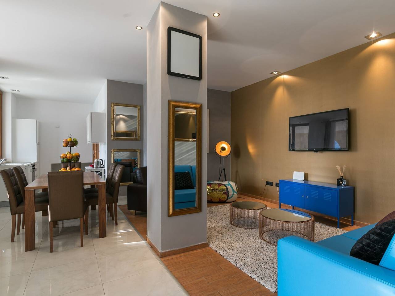 Entire apartment, Apartment Frankie's Place - Two-Bedroom Apartment with Terrace and Sea View in Zaton, Dubrovnik-Neretva